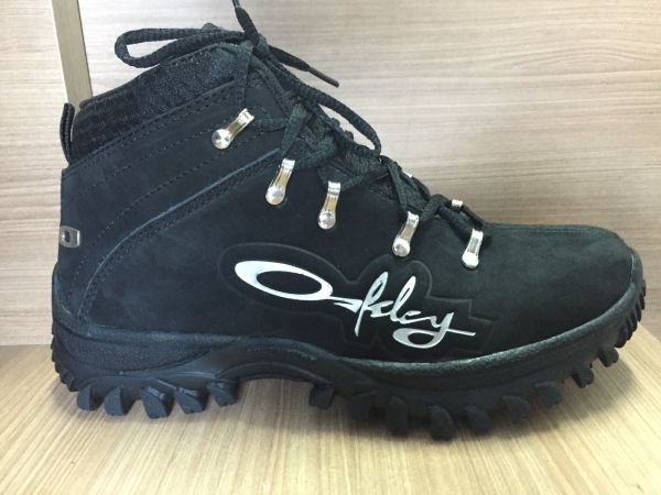 OAKLEY